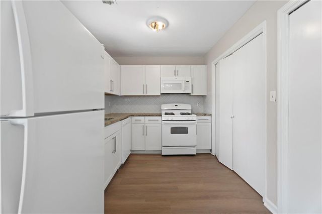 909 Silverwoods Drive, Atlanta, GA 30349