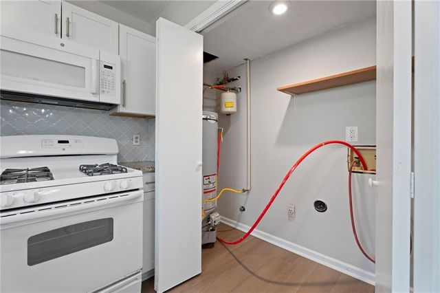 909 Silverwoods Drive, Atlanta, GA 30349