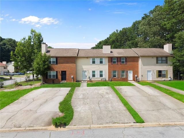 909 Silverwoods Drive, Atlanta, GA 30349
