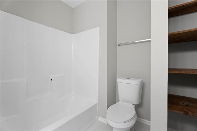 909 Silverwoods Drive, Atlanta, GA 30349
