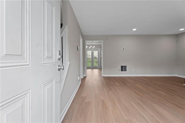 909 Silverwoods Drive, Atlanta, GA 30349