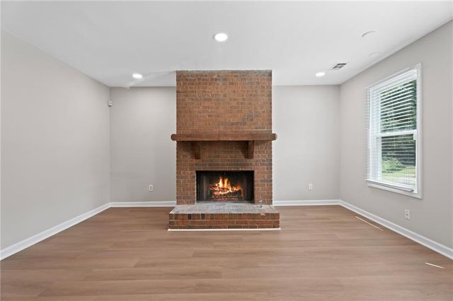 909 Silverwoods Drive, Atlanta, GA 30349