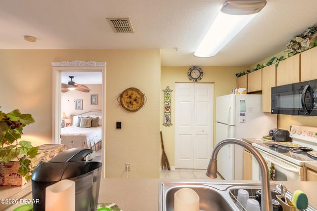 940 Village Trl Unit 2-208, Port Orange, FL 32127
