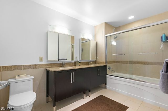 20 Newport Pkwy 1108, Jersey City, NJ 07310