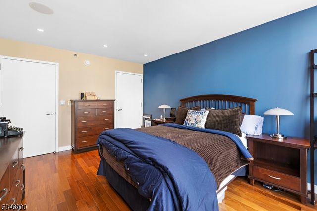 20 Newport Pkwy 1108, Jersey City, NJ 07310