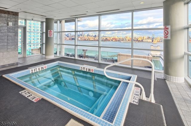 20 Newport Pkwy 1108, Jersey City, NJ 07310