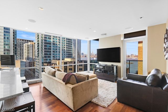 20 Newport Pkwy 1108, Jersey City, NJ 07310