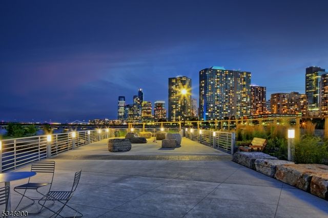 20 Newport Pkwy 1108, Jersey City, NJ 07310