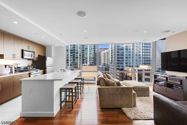 20 Newport Pkwy 1108, Jersey City, NJ 07310