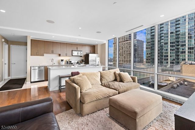 20 Newport Pkwy 1108, Jersey City, NJ 07310