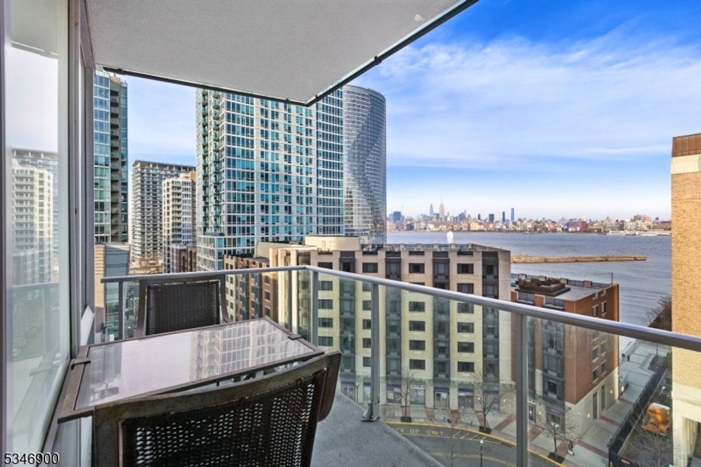 20 Newport Pkwy 1108, Jersey City, NJ 07310