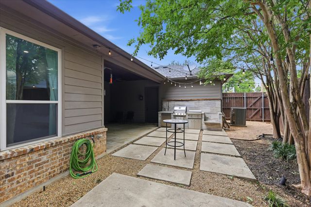 6247 Malvey Avenue, Fort Worth, TX 76116