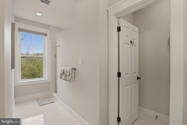 496 DARLINGTON RD, Media, PA 19063