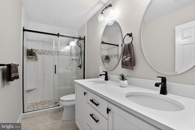 496 DARLINGTON RD, Media, PA 19063