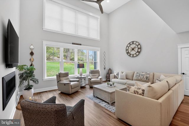 496 DARLINGTON RD, Media, PA 19063