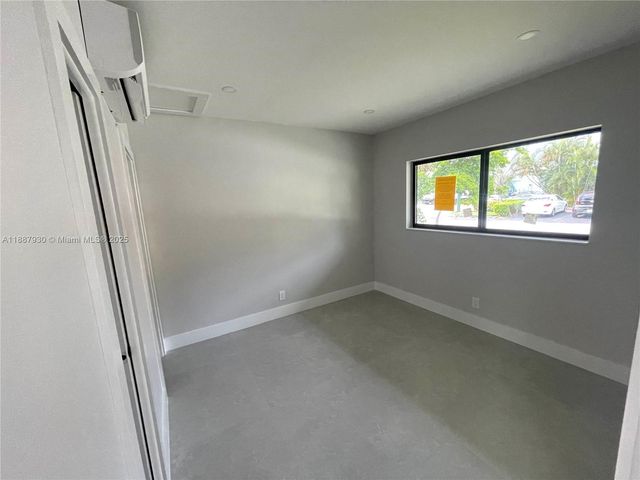 1050 NE 9th Ave 2, Fort Lauderdale, FL 33304