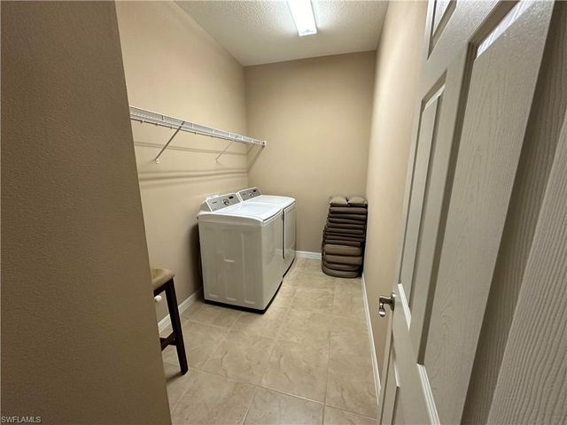 9904 Periwinkle Preserve LN, Fort Myers, FL 33919