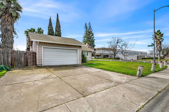 200 Bonfield Way, Sacramento, CA 95838