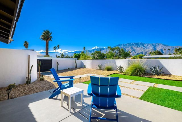 1980 N Los Alamos Road, Palm Springs, CA 92262