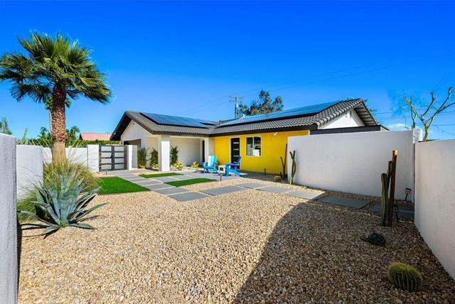 1980 N Los Alamos Road, Palm Springs, CA 92262