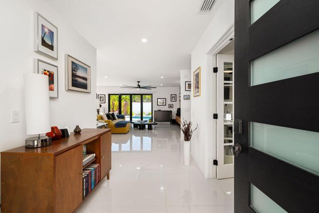 1980 N Los Alamos Road, Palm Springs, CA 92262