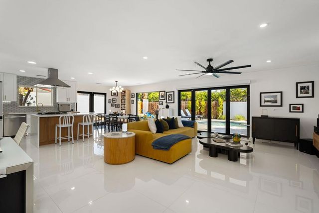 1980 N Los Alamos Road, Palm Springs, CA 92262