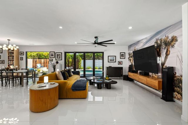 1980 N Los Alamos Road, Palm Springs, CA 92262