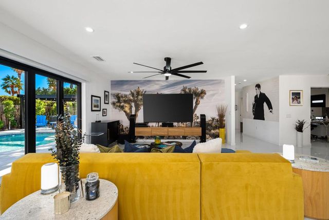 1980 N Los Alamos Road, Palm Springs, CA 92262