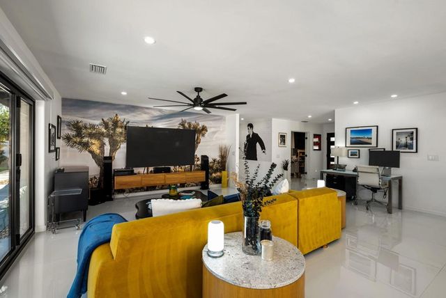 1980 N Los Alamos Road, Palm Springs, CA 92262