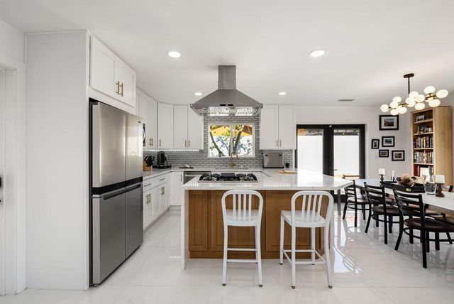 1980 N Los Alamos Road, Palm Springs, CA 92262