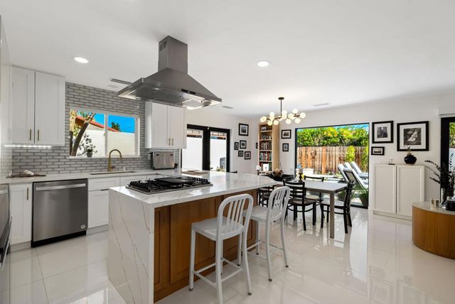 1980 N Los Alamos Road, Palm Springs, CA 92262