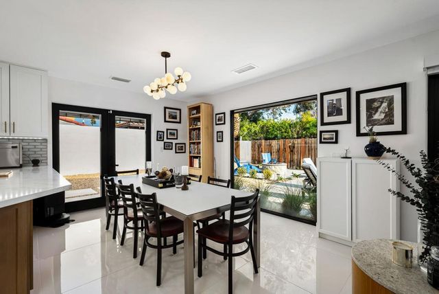 1980 N Los Alamos Road, Palm Springs, CA 92262