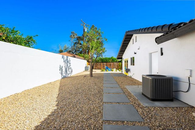 1980 N Los Alamos Road, Palm Springs, CA 92262