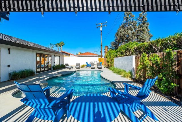 1980 N Los Alamos Road, Palm Springs, CA 92262