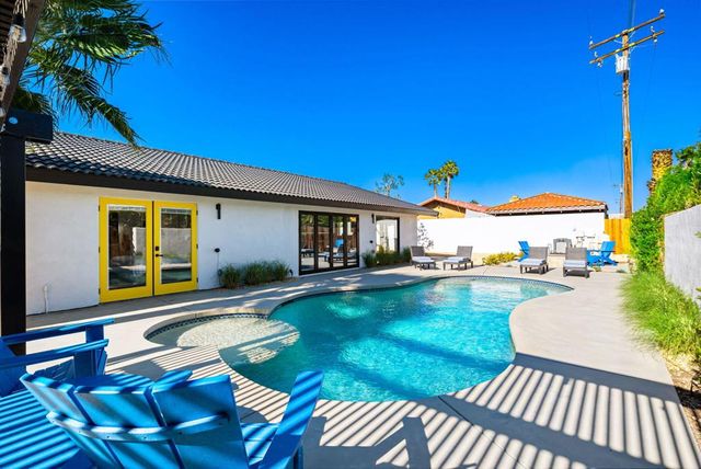 1980 N Los Alamos Road, Palm Springs, CA 92262