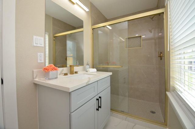 6801 Kassarine Pass, Houston, TX 77033