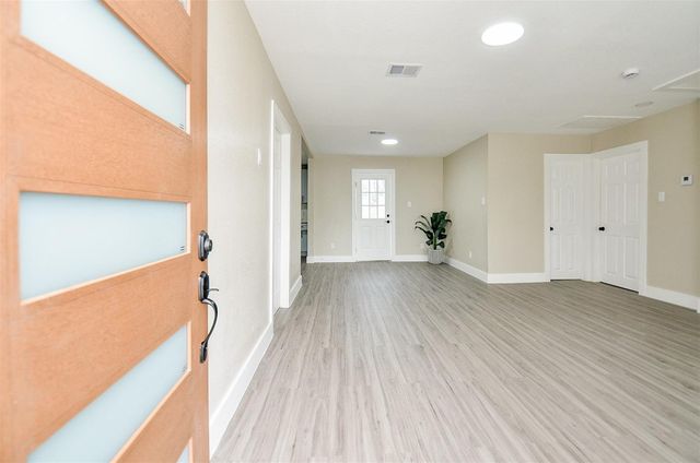 6801 Kassarine Pass, Houston, TX 77033