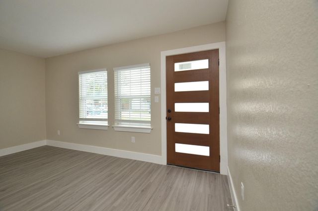 6801 Kassarine Pass, Houston, TX 77033