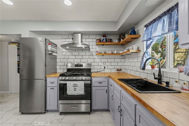 3111 E Avenue Q-13, Palmdale, CA 93550