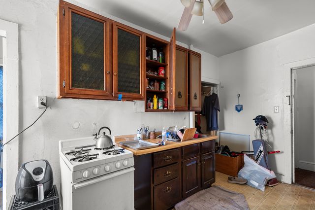 550 26TH Street, Rock Island, IL 61201