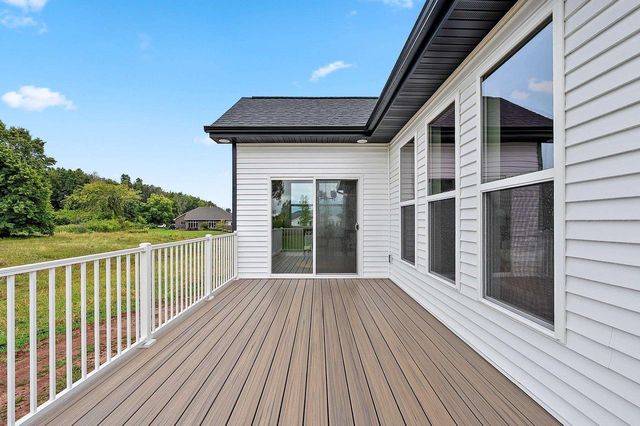 1041 SANDPIPER DRIVE, Menasha, WI 54952
