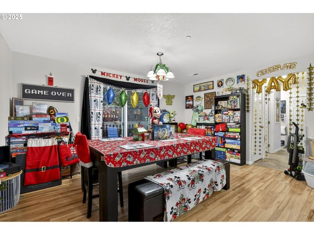 10535 Sw CRESTWOOD Dr, Beaverton, OR 97008