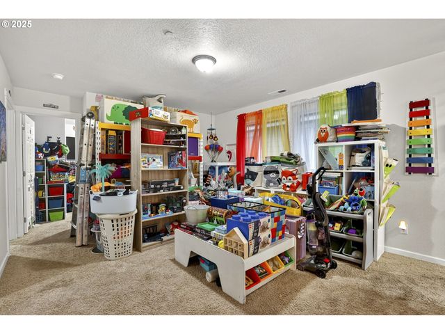 10535 Sw CRESTWOOD Dr, Beaverton, OR 97008