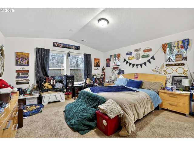 10535 Sw CRESTWOOD Dr, Beaverton, OR 97008