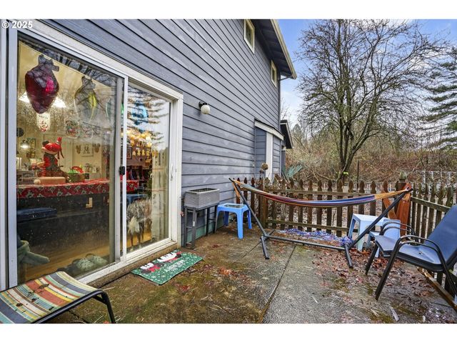 10535 Sw CRESTWOOD Dr, Beaverton, OR 97008