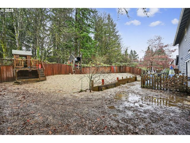 10535 Sw CRESTWOOD Dr, Beaverton, OR 97008