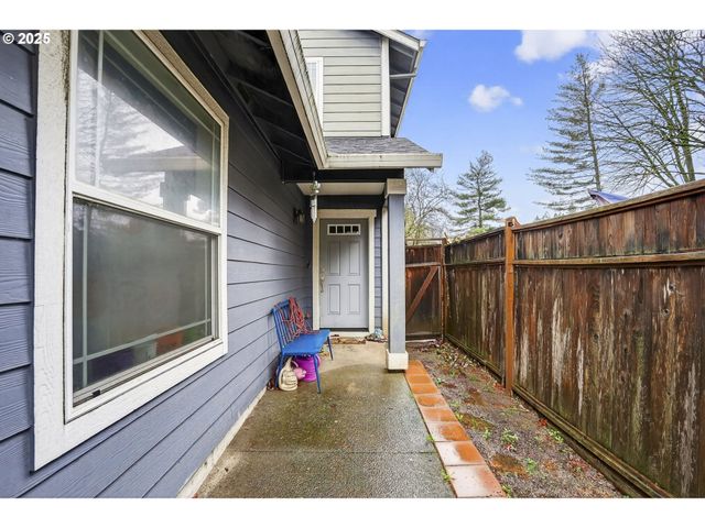 10535 Sw CRESTWOOD Dr, Beaverton, OR 97008