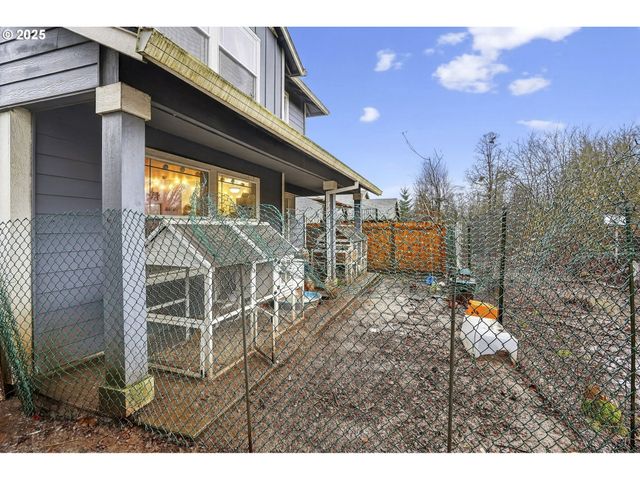 10535 Sw CRESTWOOD Dr, Beaverton, OR 97008