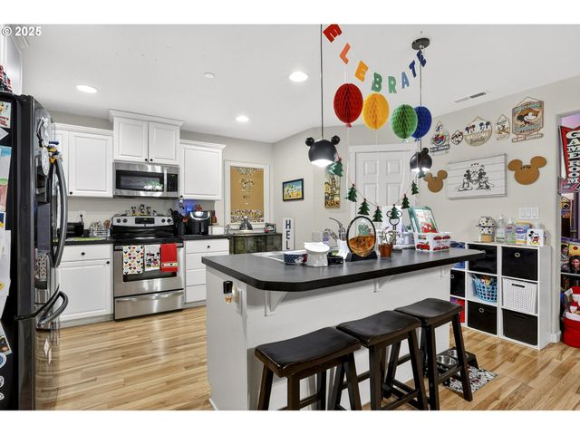 10535 Sw CRESTWOOD Dr, Beaverton, OR 97008