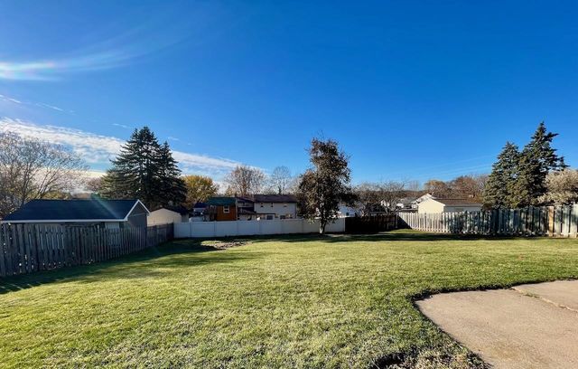 534 TYROLIAN DRIVE, Green Bay, WI 54302